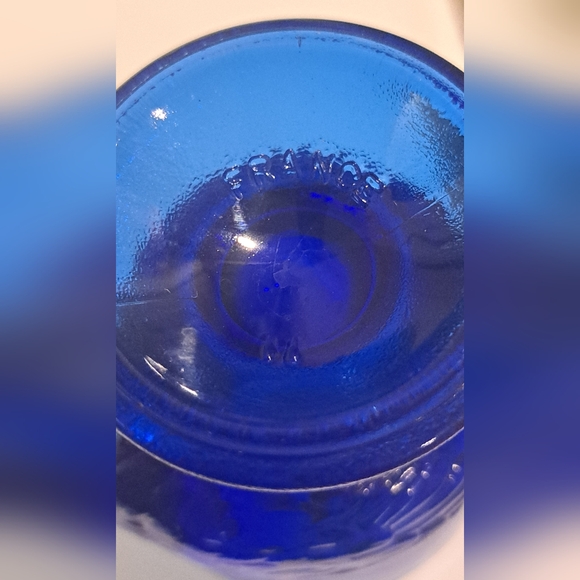 Vintage Cobalt Blue Pressed Glass Chicken Egg Cup, France. - Picture 7 of 7